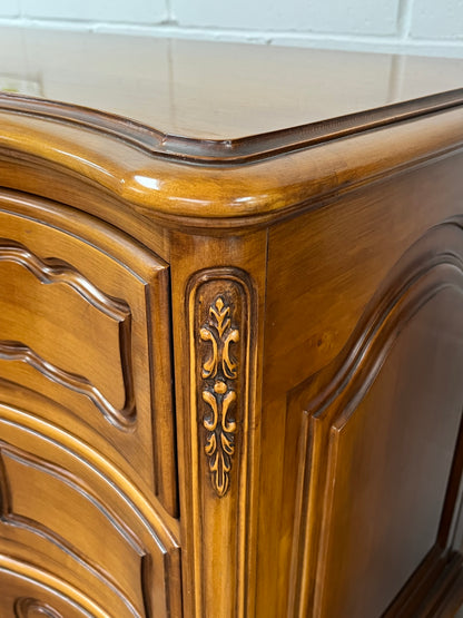 Traditional Style Ornate 6-Drawer Dresser