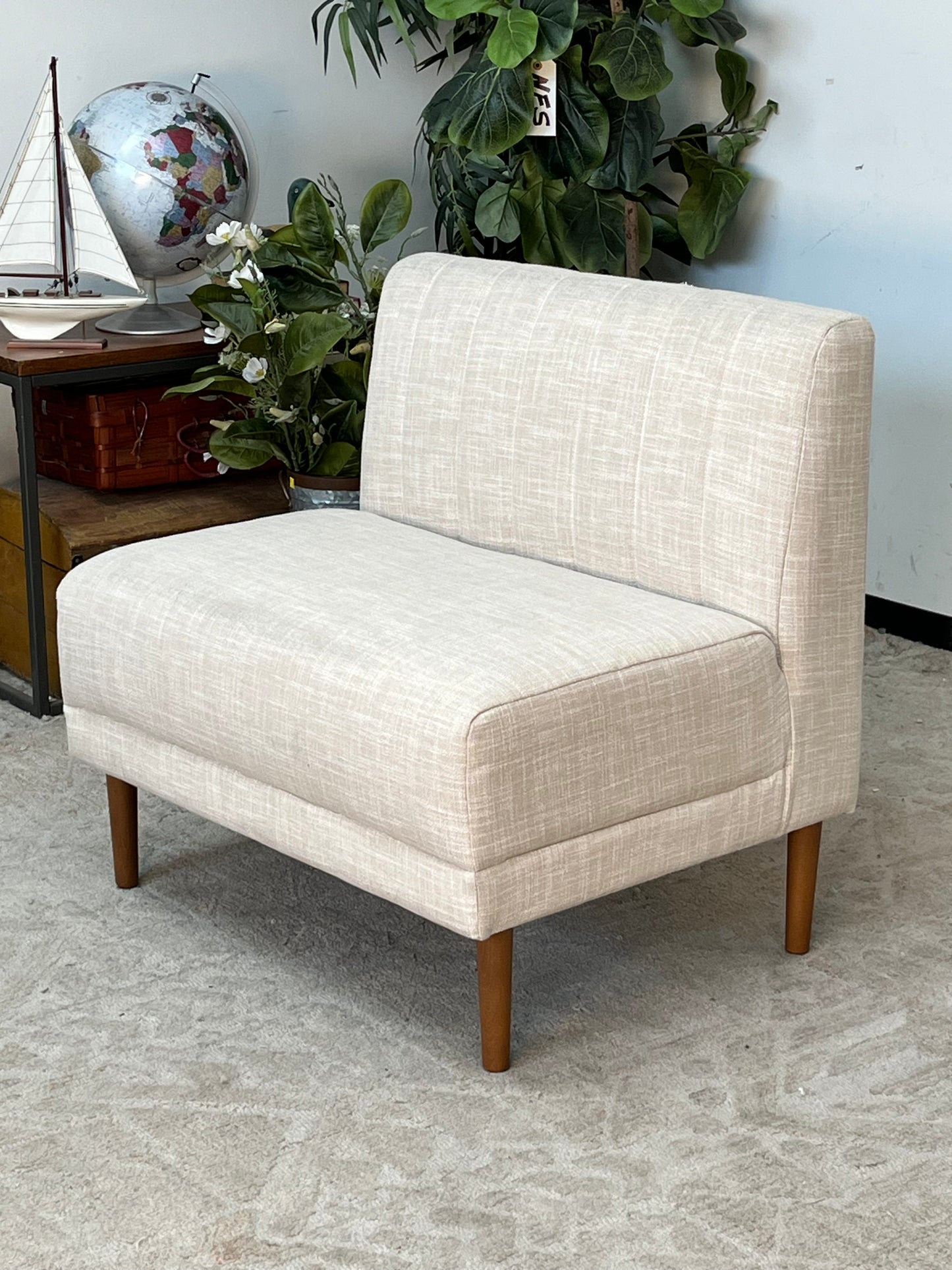 Modern Armless Linen Seat