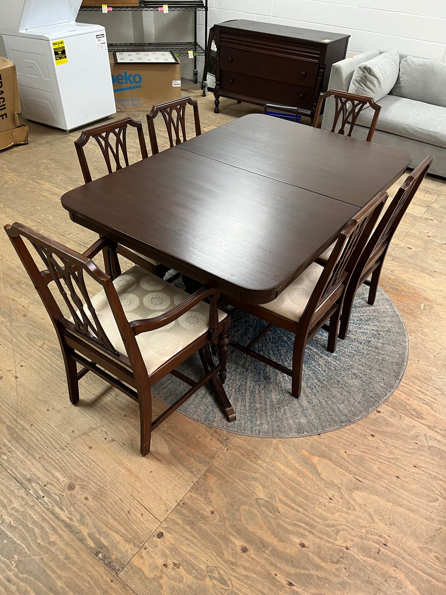 Traditional Style Antique Dining Set w/ 6 Chairs