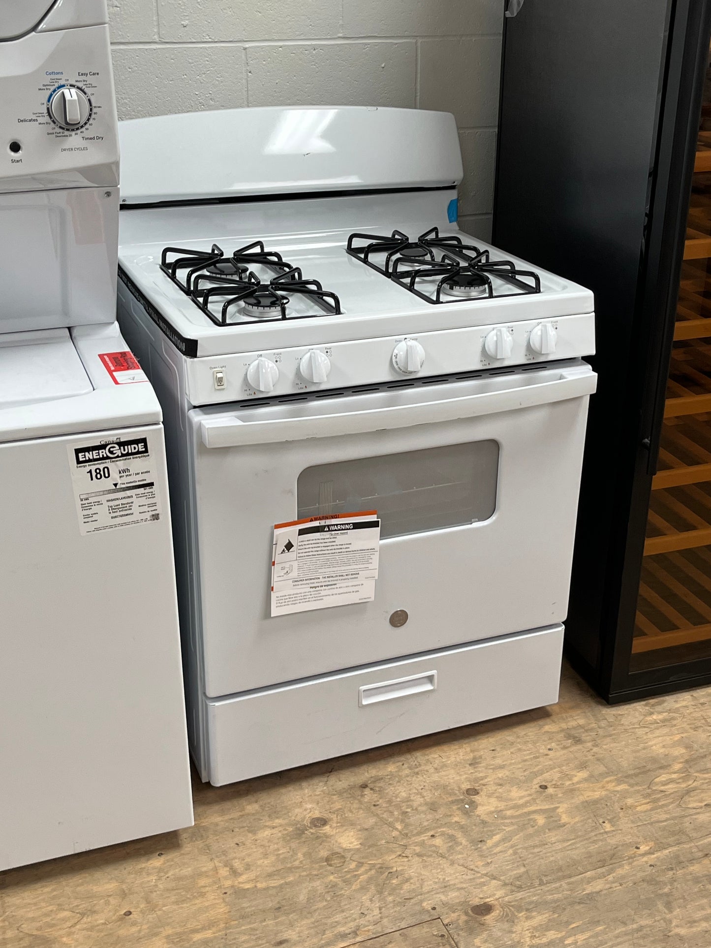 GE 4.8 cu. ft. White Freestanding Gas Range