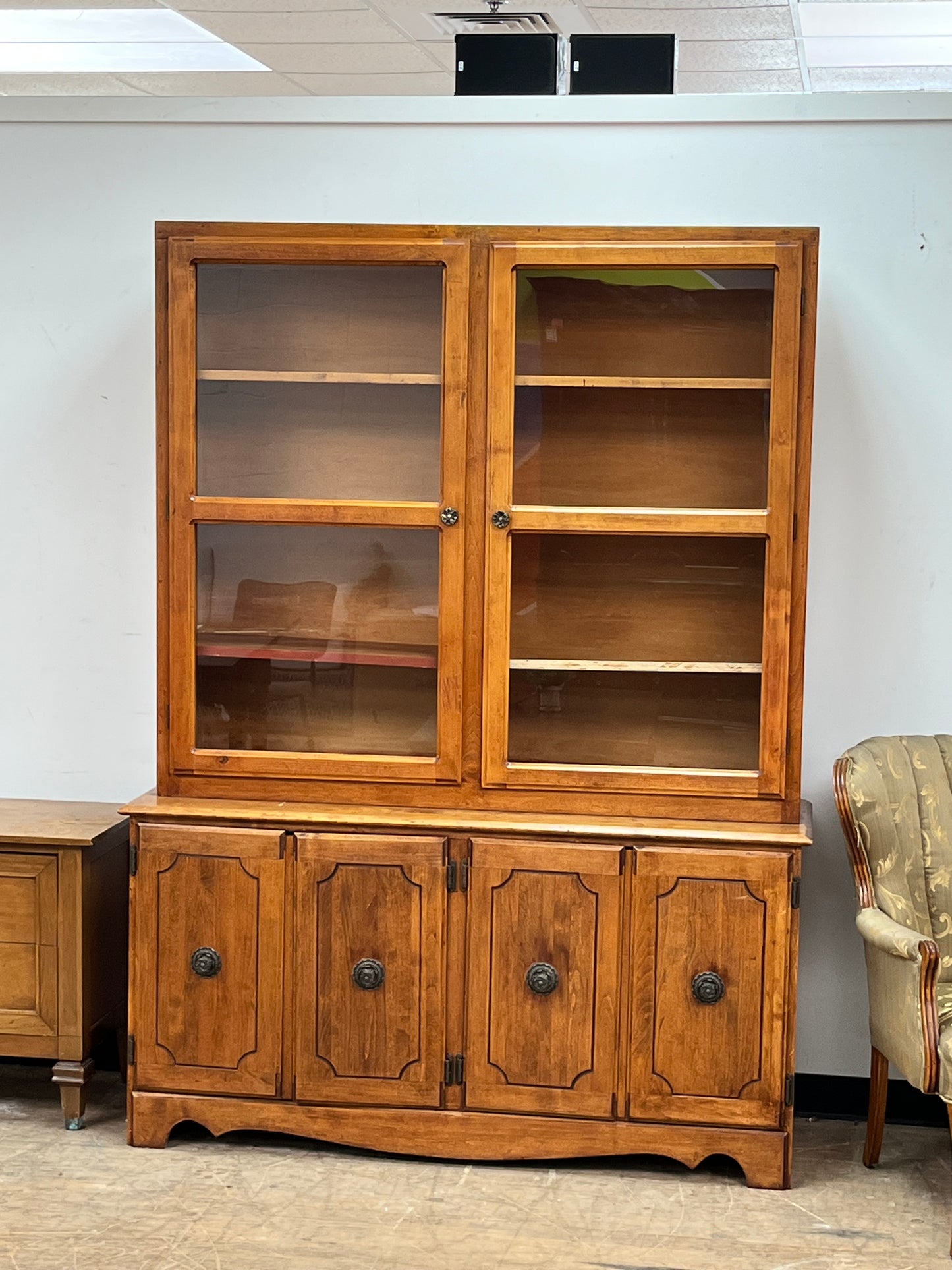 Traditional Style 57" Buffet & Hutch Large Cabinet