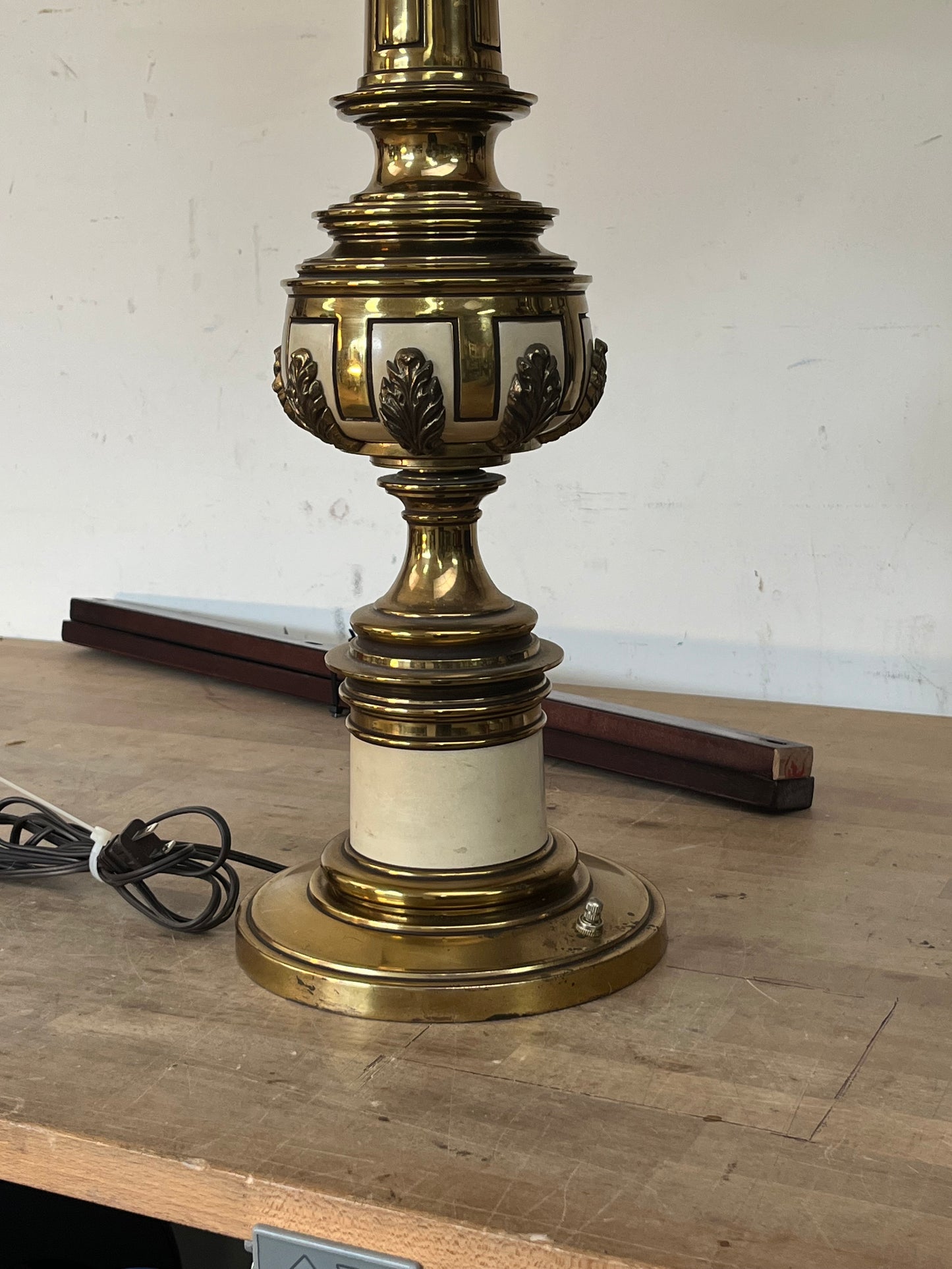 Vintage Hollywood Regency Style Table Lamp