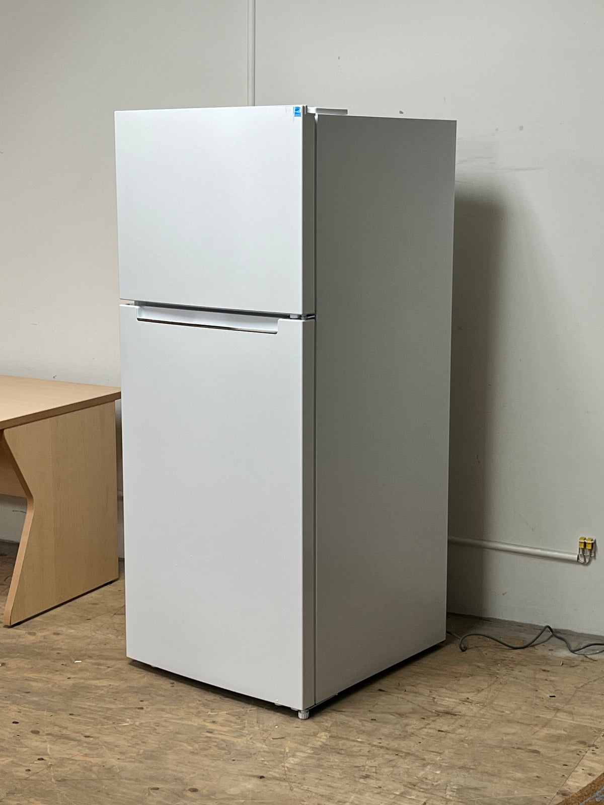 Element Appliance 17.6 Cu. Ft. Top Freezer Refrigerator White