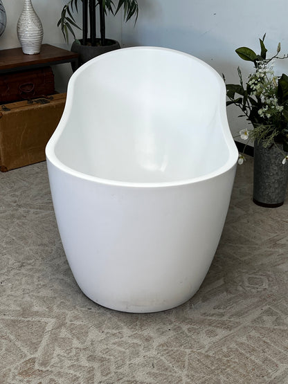 Modern Freestanding Fiberglass Bathtub