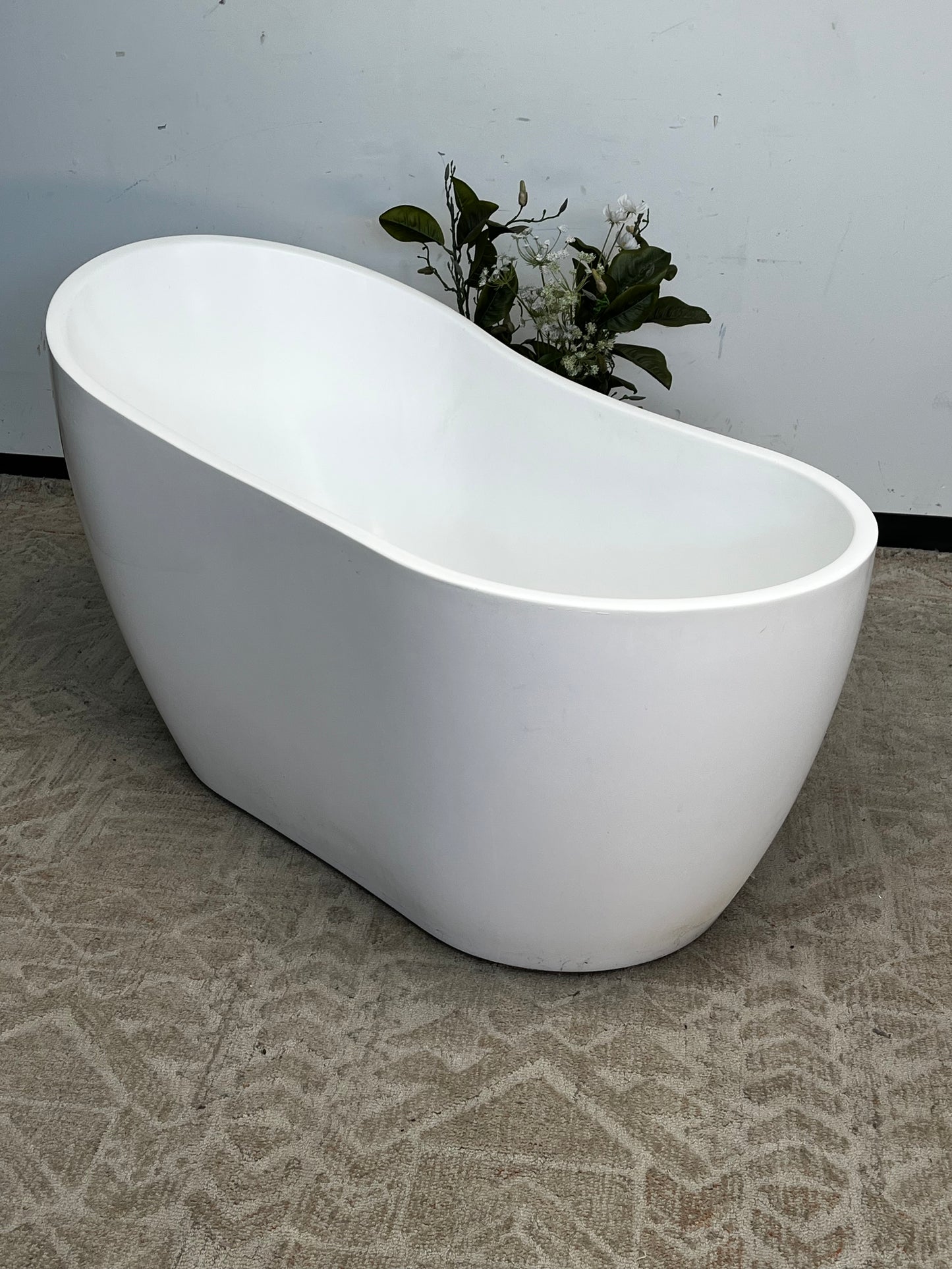 Modern Freestanding Fiberglass Bathtub