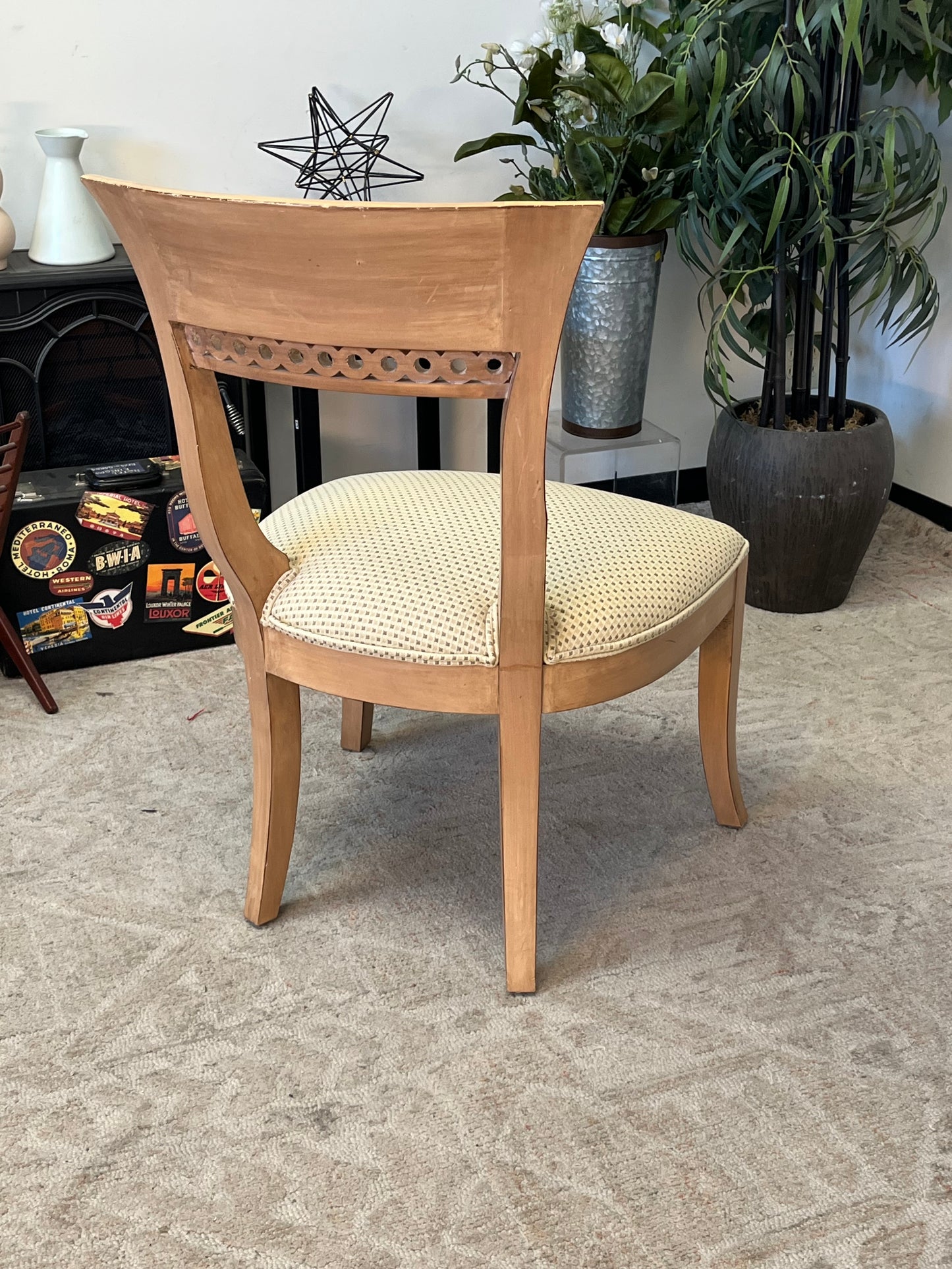 Kreiss Modern Style Dining Chair