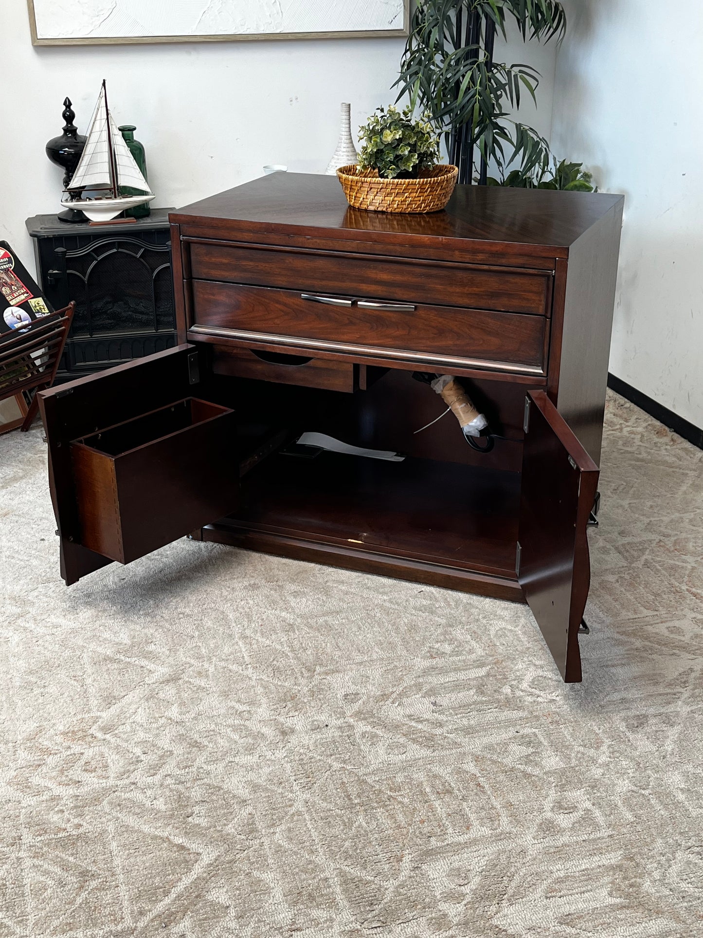Modern Writing Desk w/Storage