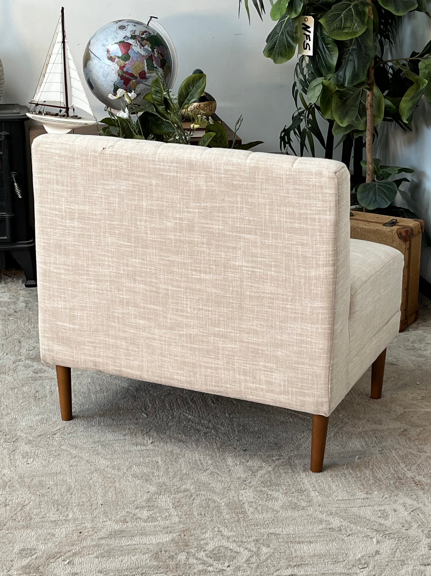 Modern Armless Linen Seat