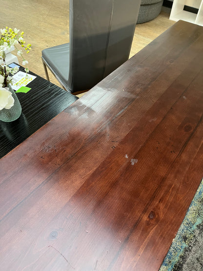 Traditional Style Media Stand