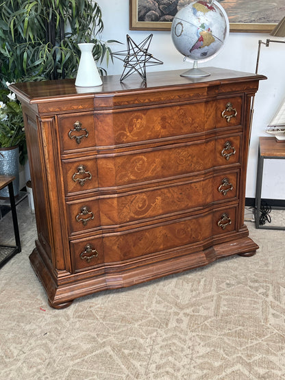 Vere Antichità 4-Drawer Dresser