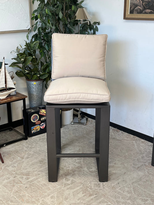 Kreiss Modern Counter Stool