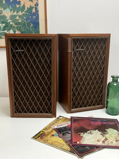 Realistic Nova-7B Walnut Finish Speakers