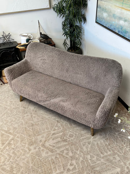 Modern Style Shaggy Couch