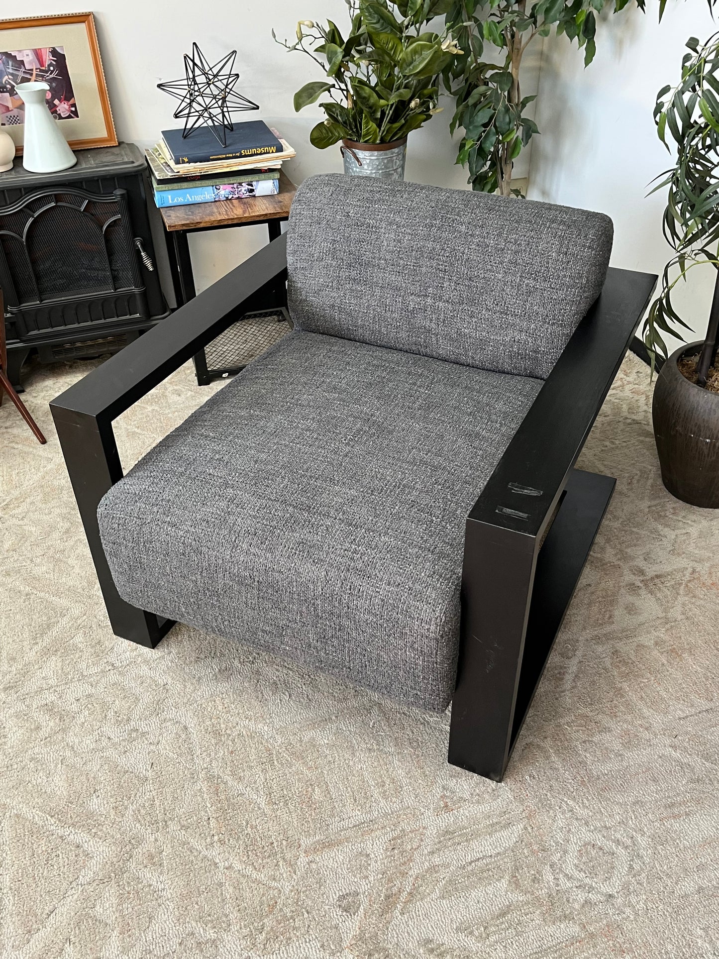 Modern Style Fuzzy Linen Accent Chair