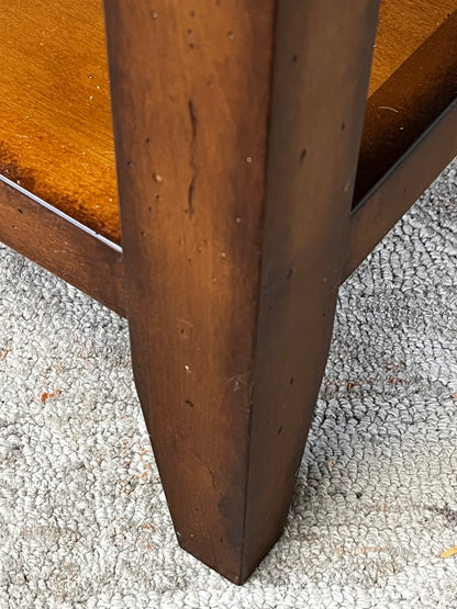 Traditional Style End Table