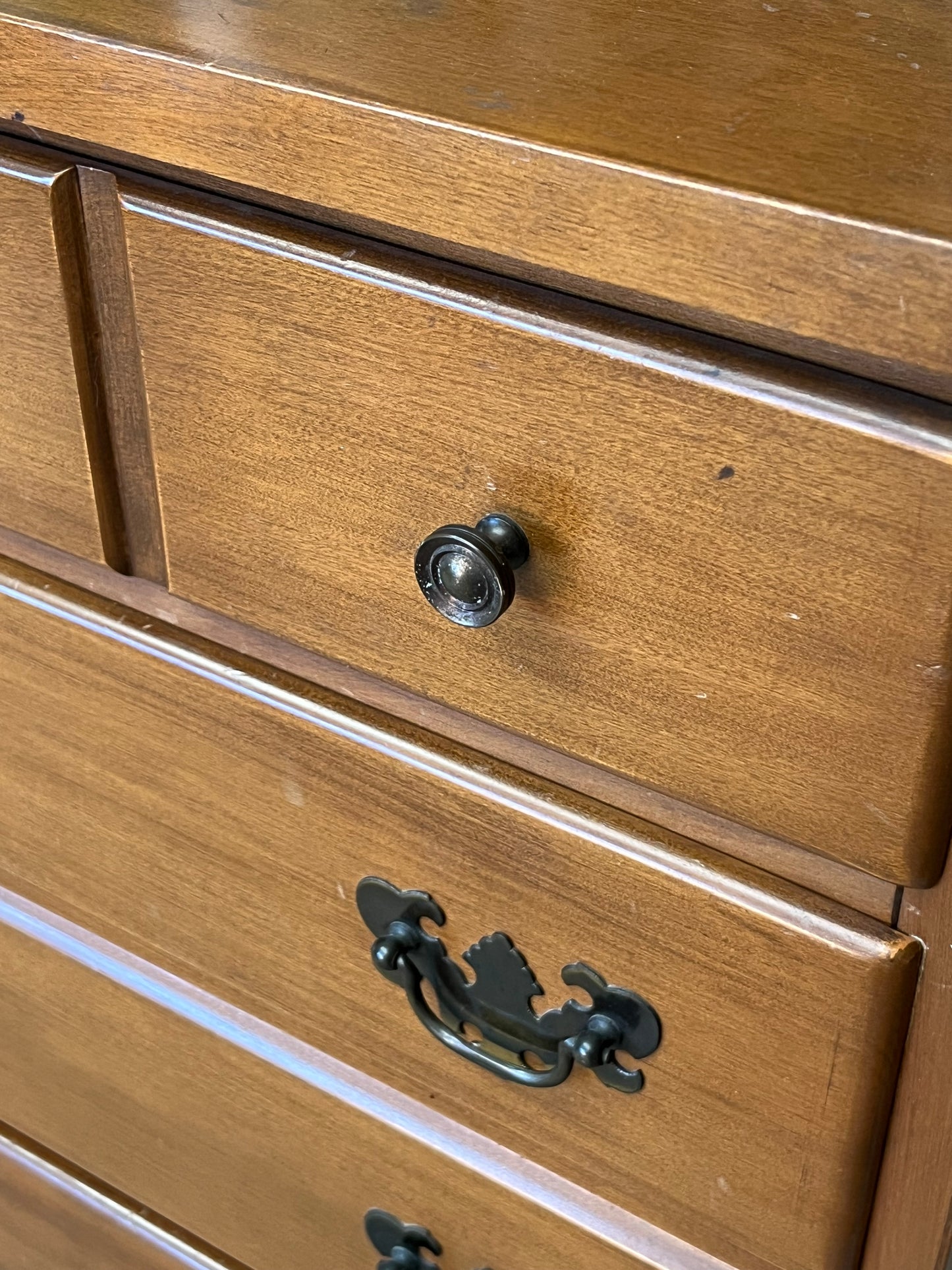 Antique Style 3 Drawer Dresser