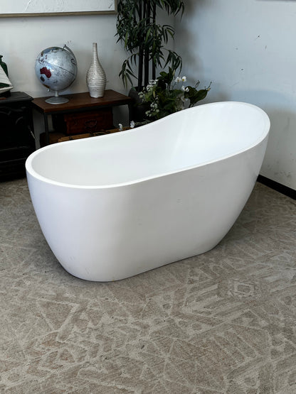 Modern Freestanding Fiberglass Bathtub