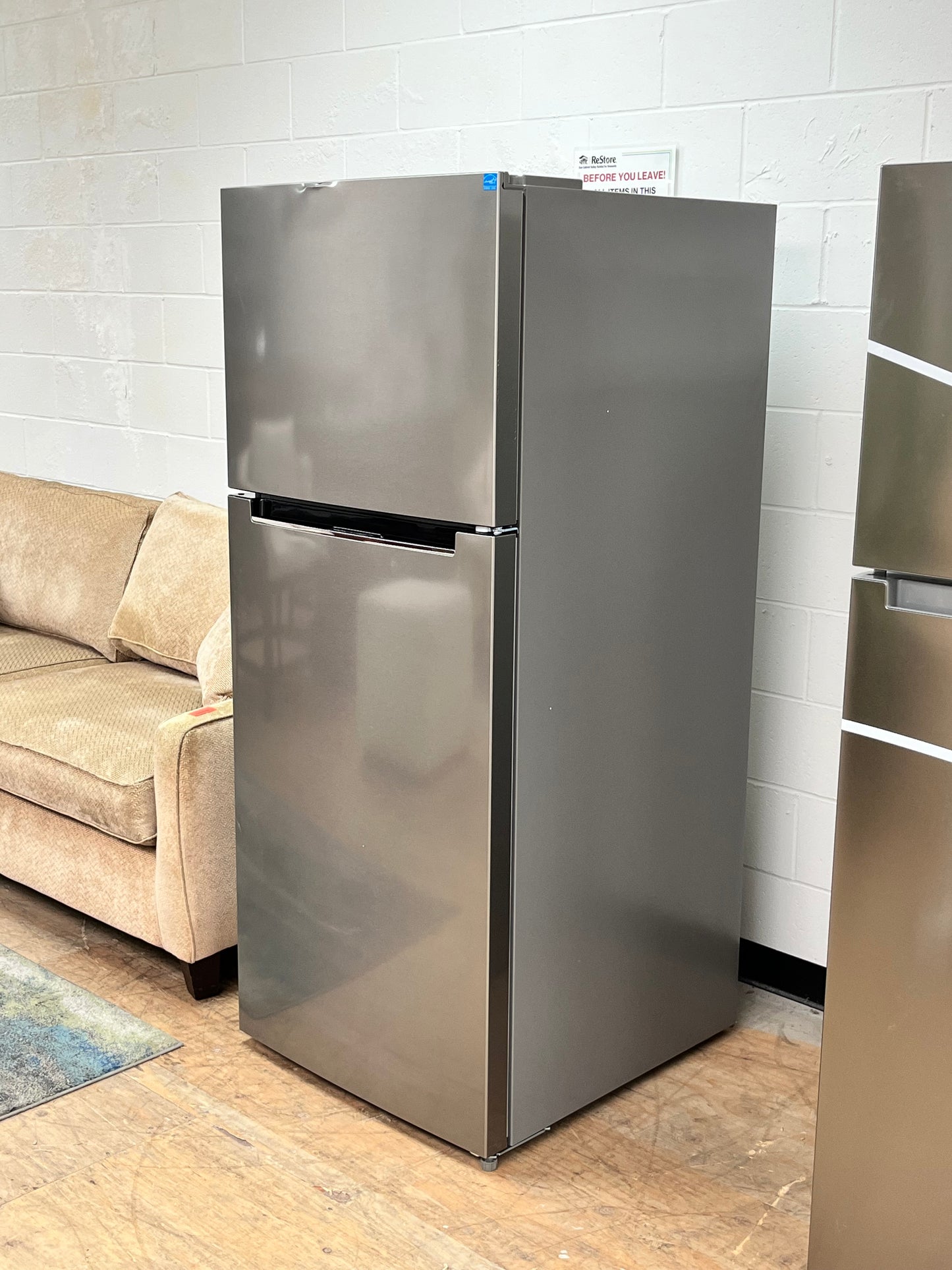 Element Appliance Refrigerator - Front Dent