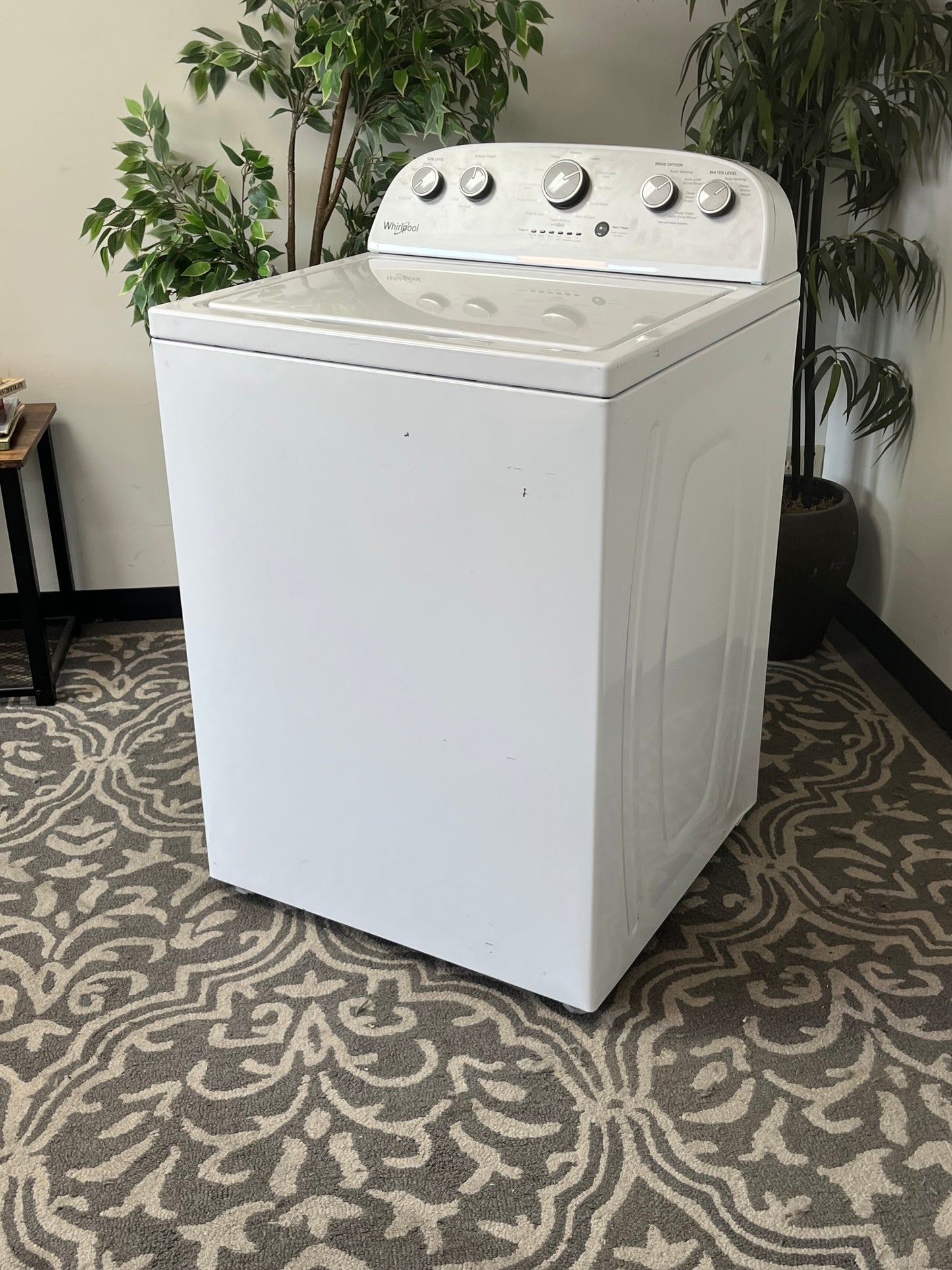 Whirlpool 27.5 in. 3.8 cu. ft. White Top Load Washing Machine