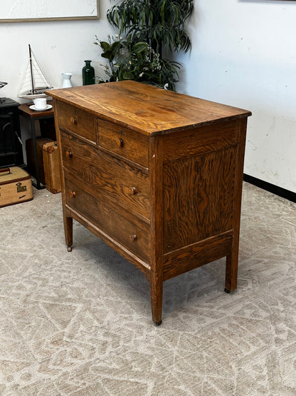 Farmhouse Style 4 Drawer Dresser