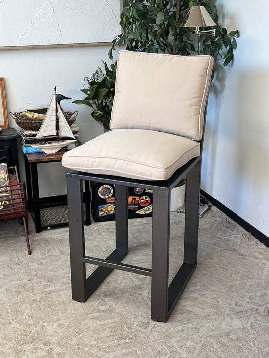 Kreiss Modern Counter Stool