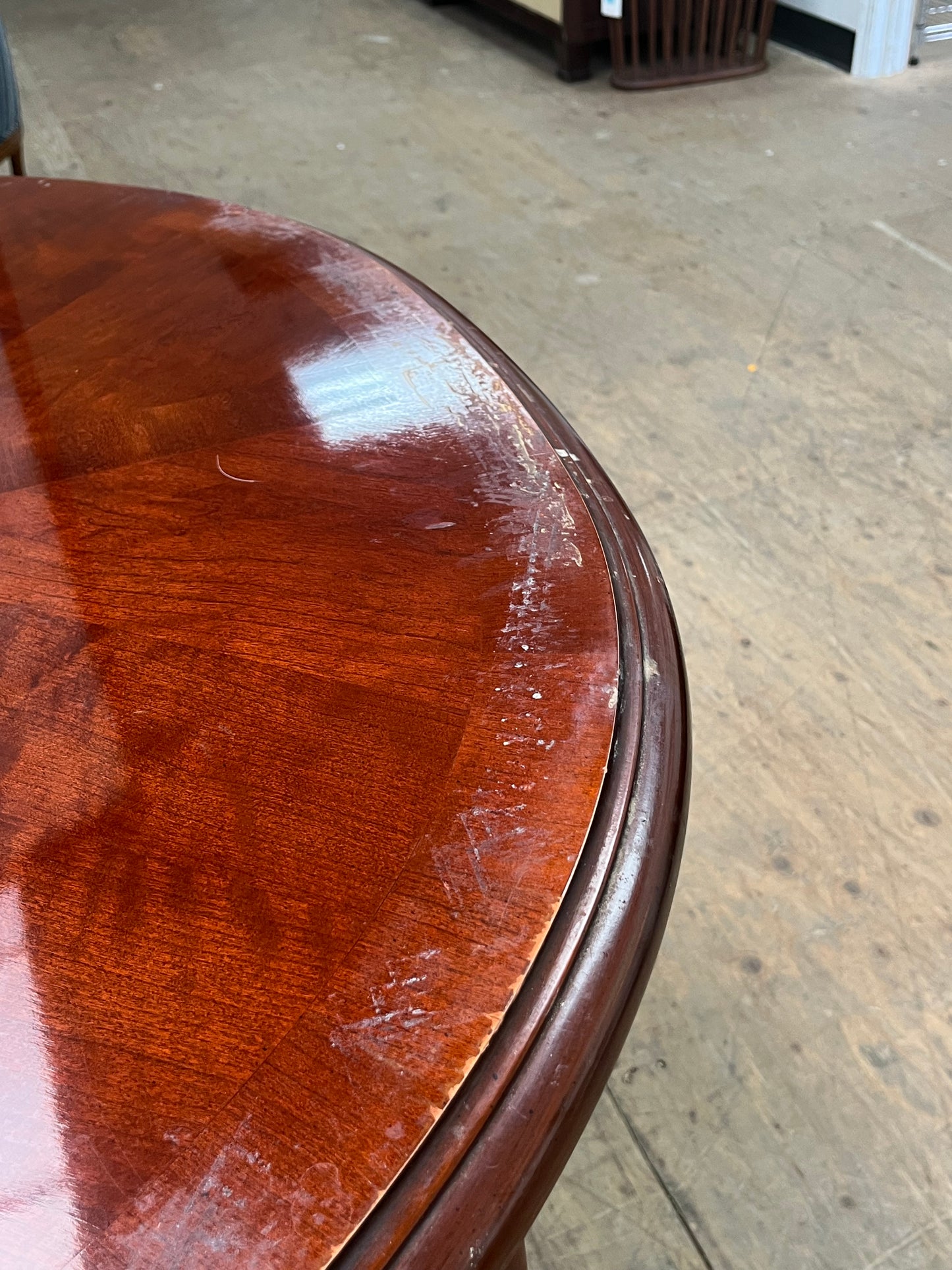 Queen Anne Style Oval Dining Table