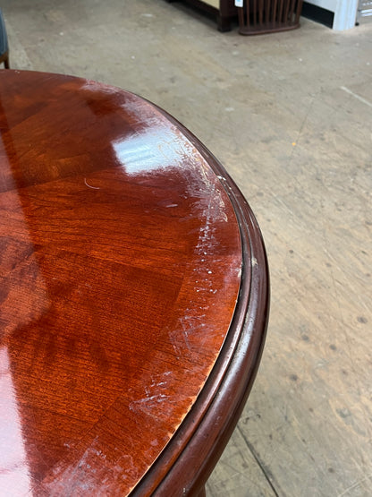 Queen Anne Style Oval Dining Table