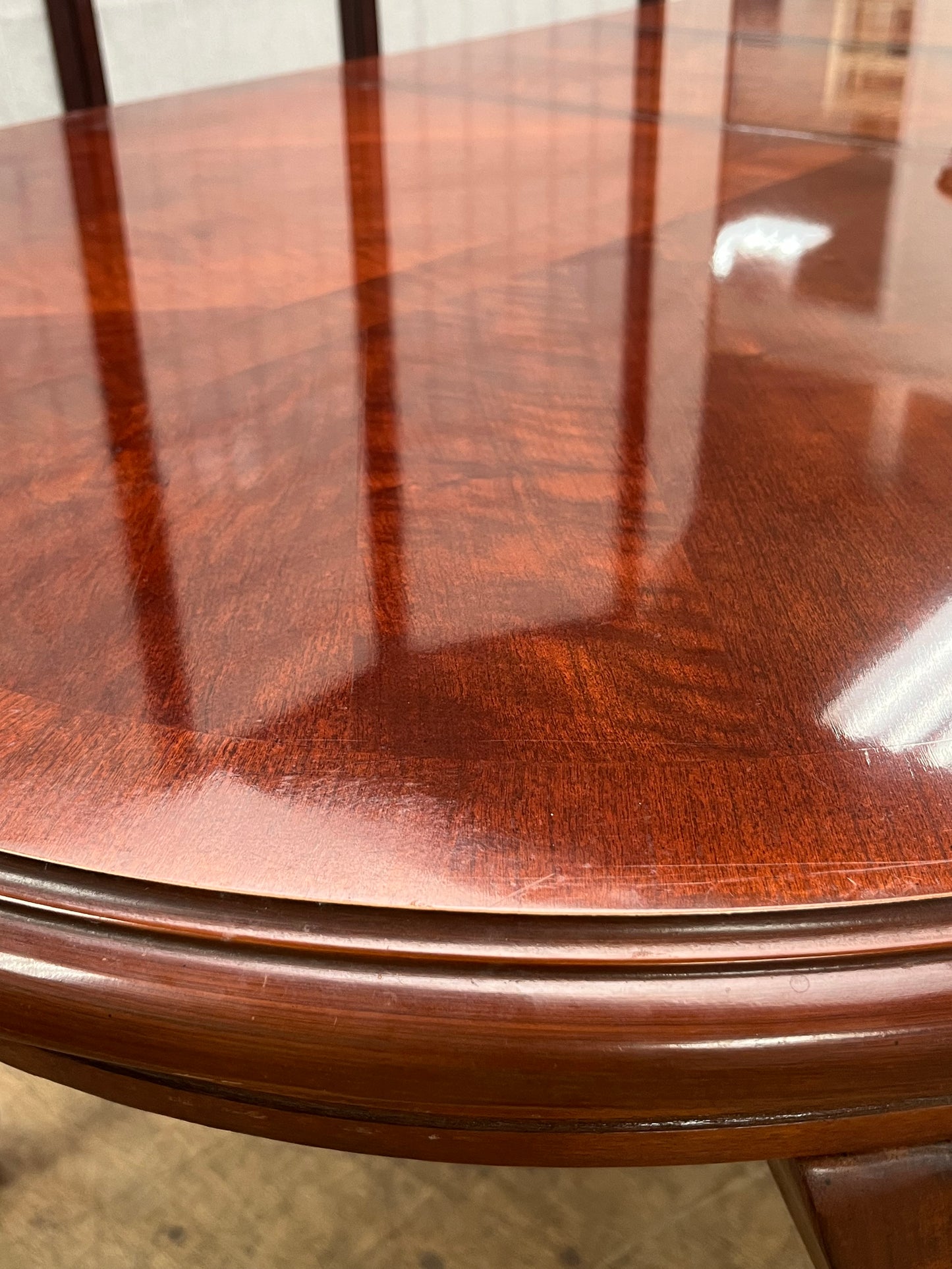 Queen Anne Style Oval Dining Table