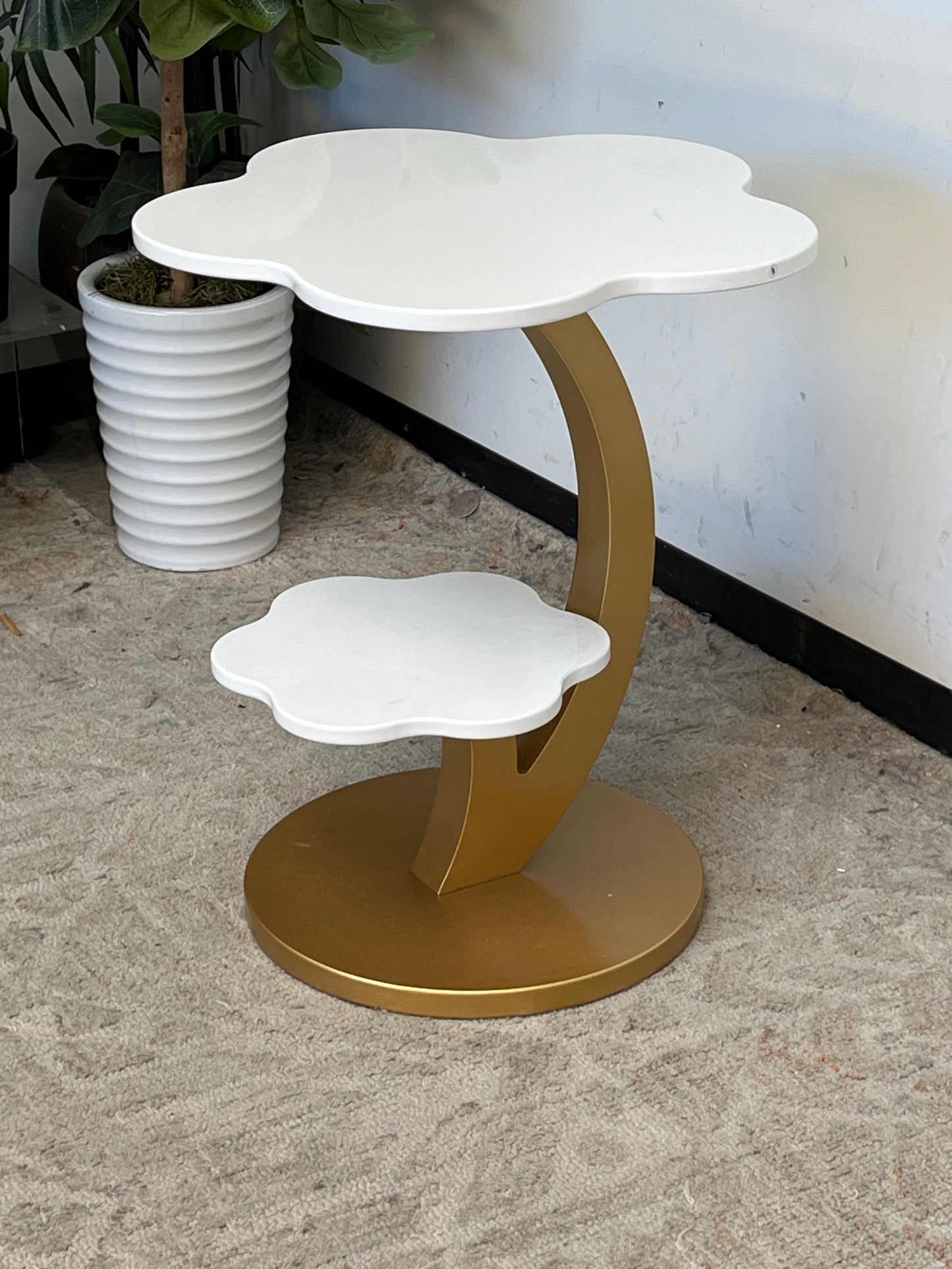 Modern Flower Design End Table