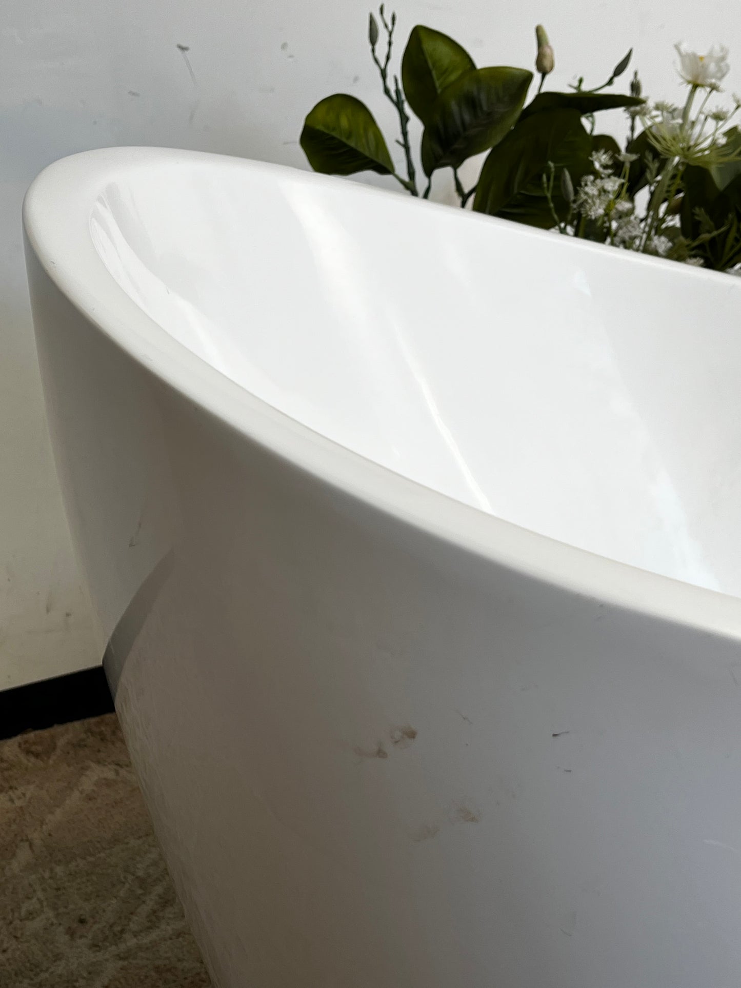 Modern Freestanding Fiberglass Bathtub