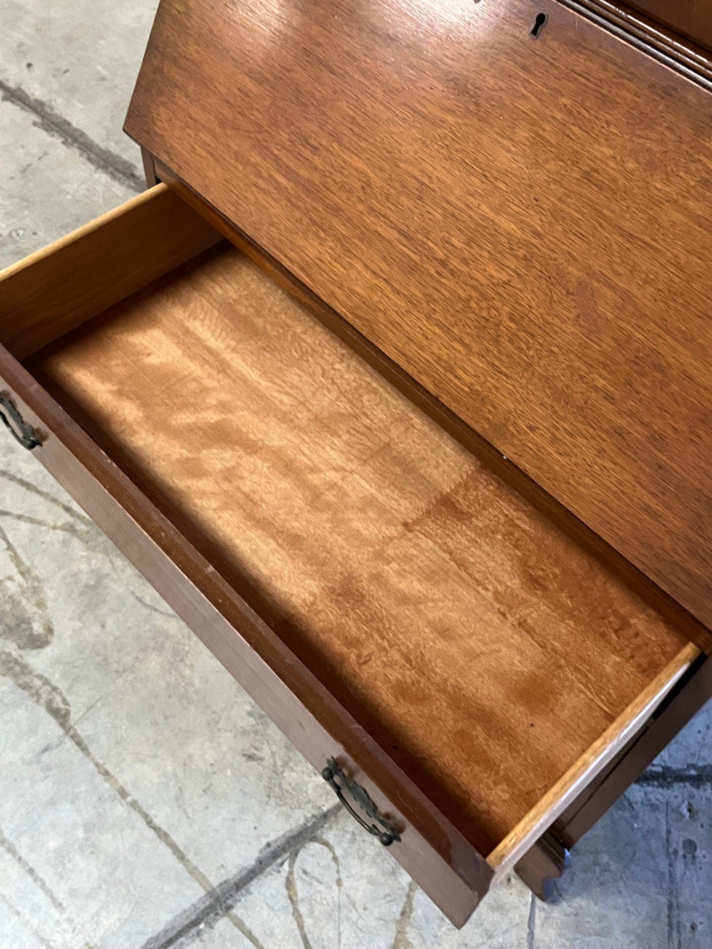 Traditional Style China Cabinet