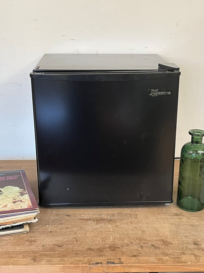 Seasons 18in. Compact Refrigerator