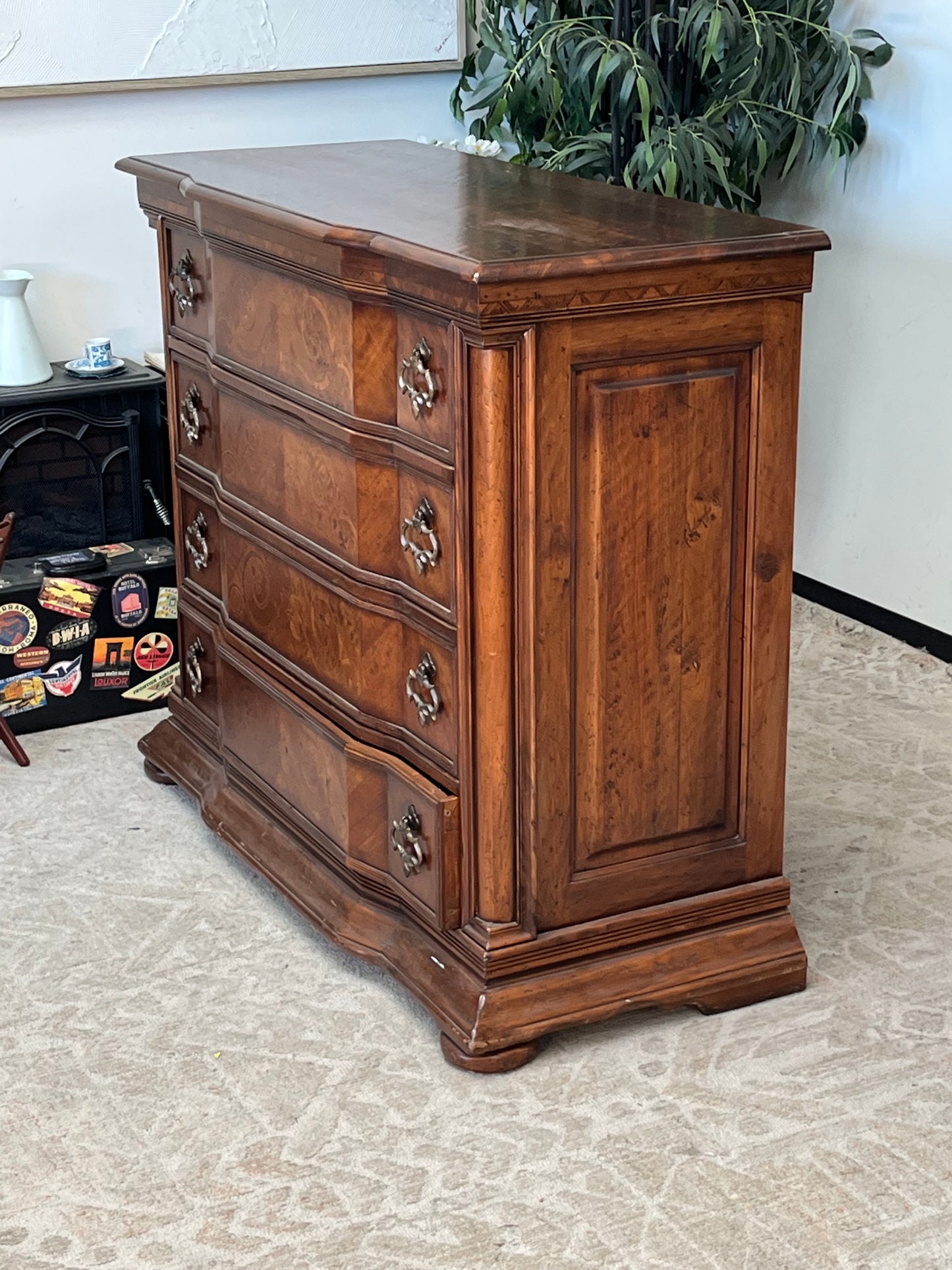 Vere Antichità 4-Drawer Dresser