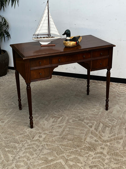 Traditional Style 5-Drawer Desk