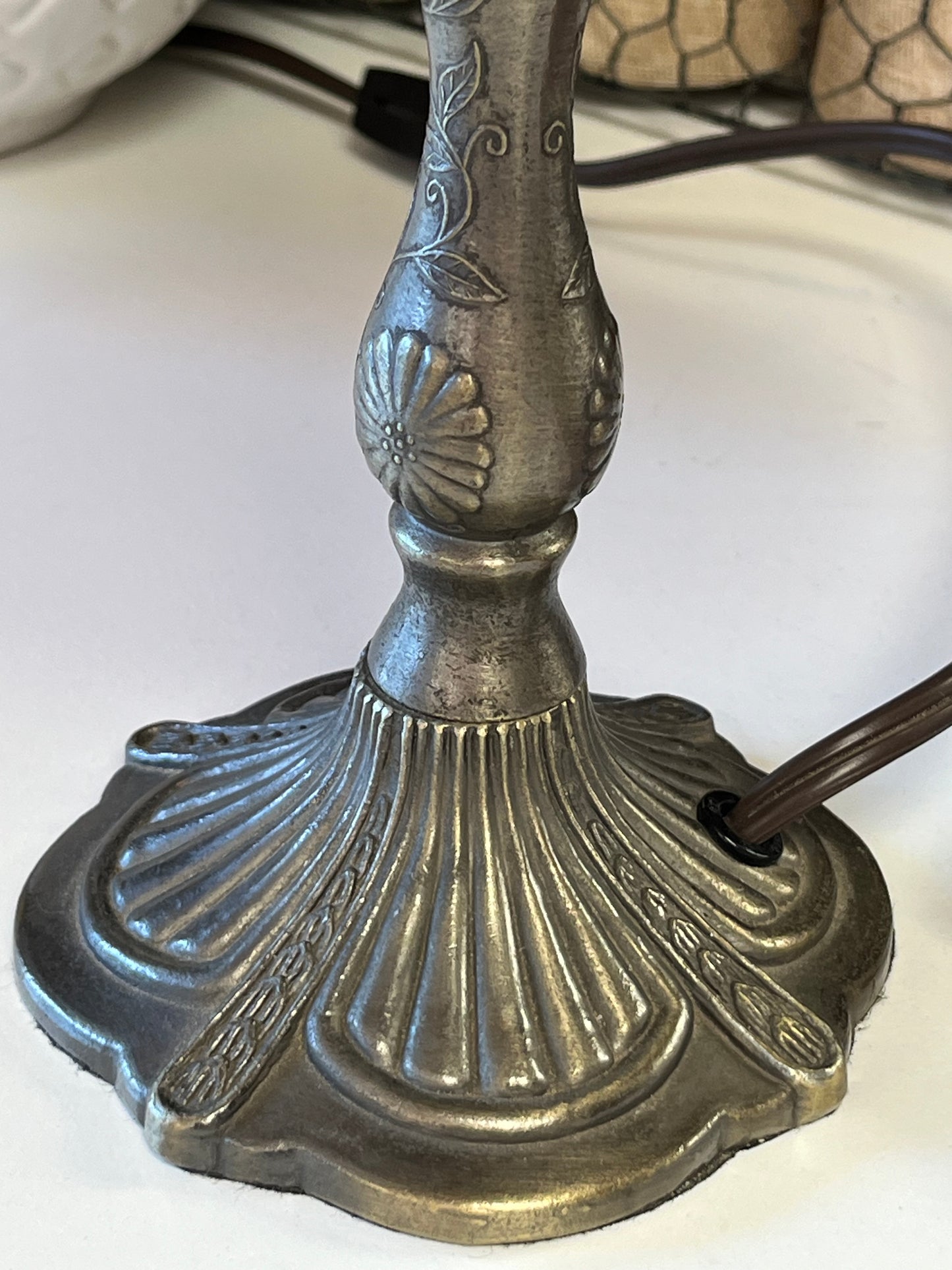 Tiffany Style Rose Bell Accent Lamp