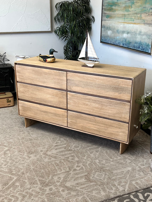 Farmhouse Style 6-Drawer Dresser