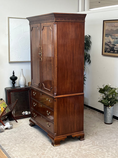 Drexel Vintage Traditional Devoncourt Armoire Wardrobe Closet