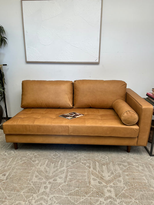 Mid-Century Tufted Right Arm Chaise