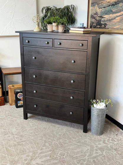 Traditional Style 6-Drawer Dresser