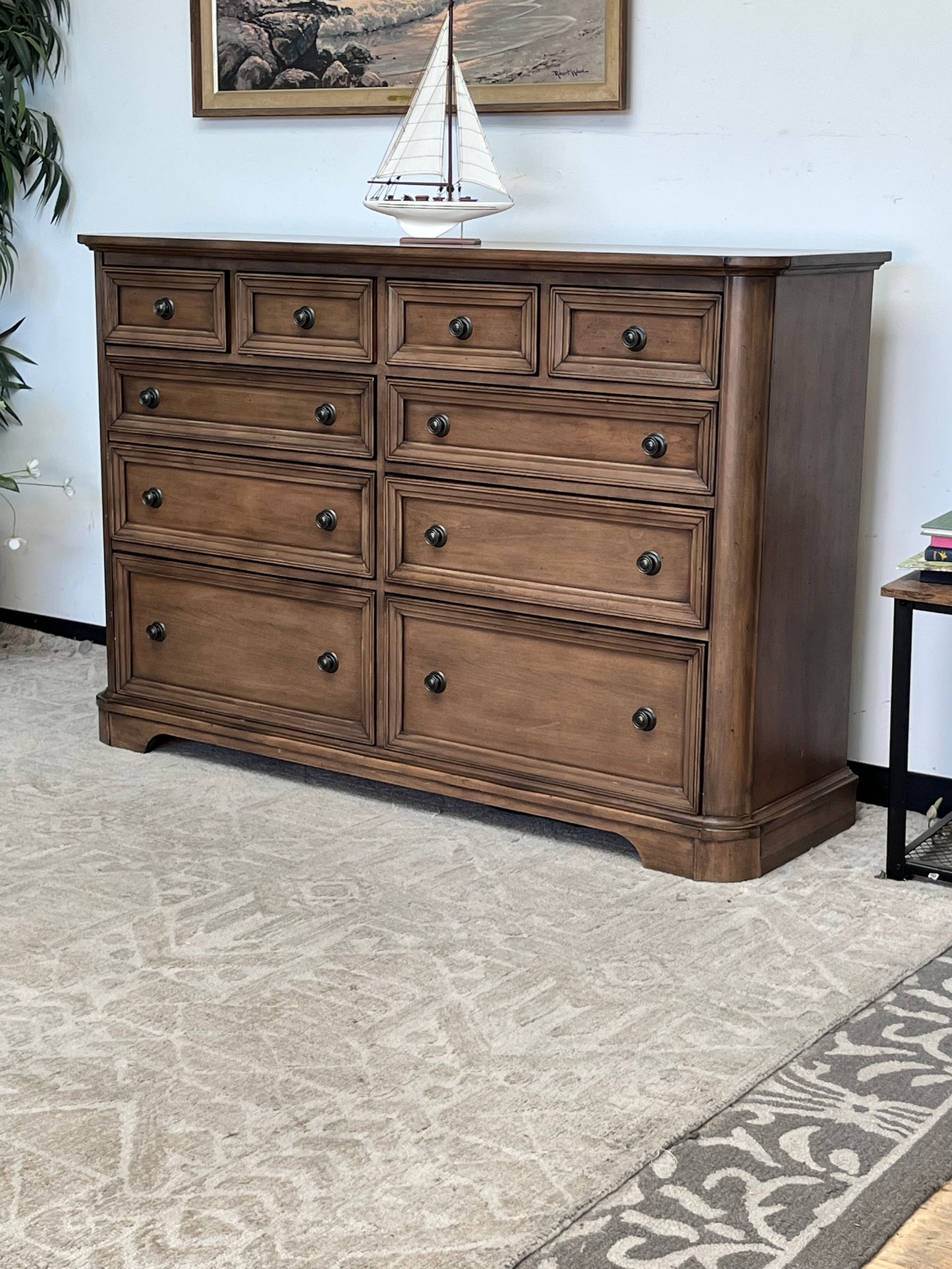 Whittier Furniture 10-Drawer Dresser