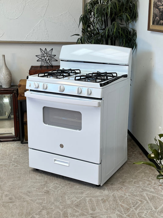 GE 4.8 cu. ft. White Freestanding Gas Range