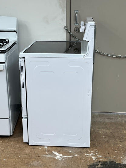 Seasons® 5.2 Cu. Ft. Freestanding  White Electric Range- Minor Dent