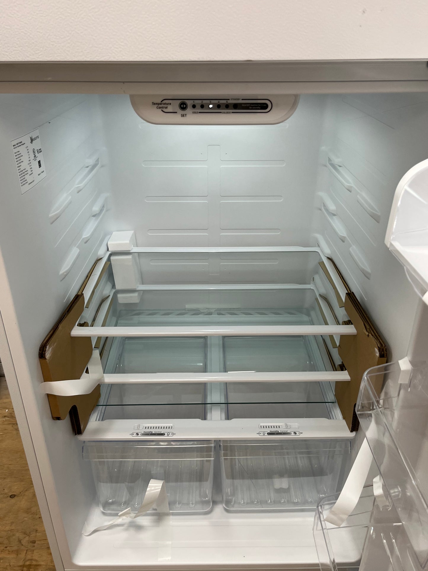 Seasons White 18 Cu. Ft. Refrigerator - Dented