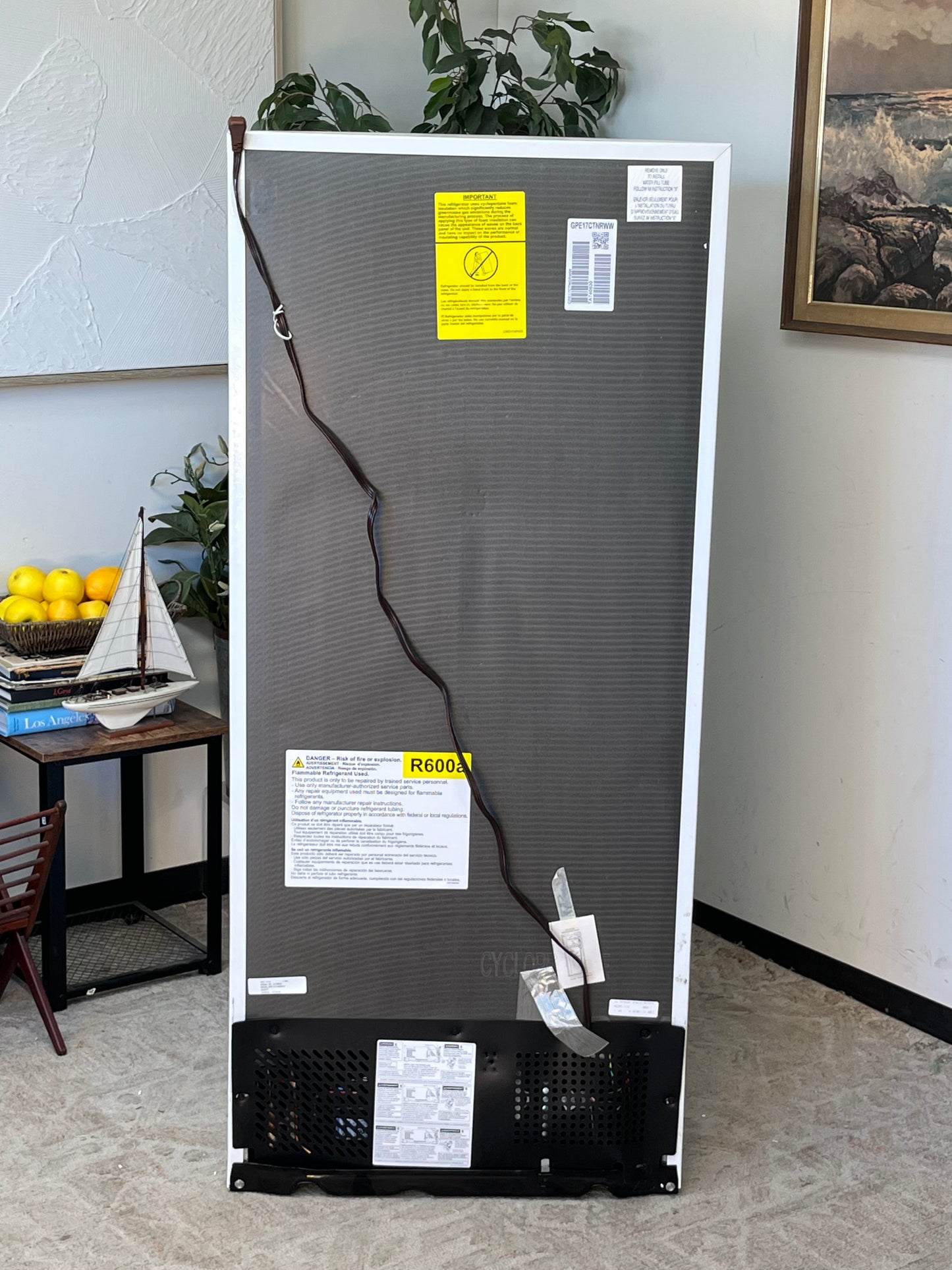 GE 16.6 cu. ft. White Top Freezer Refrigerator