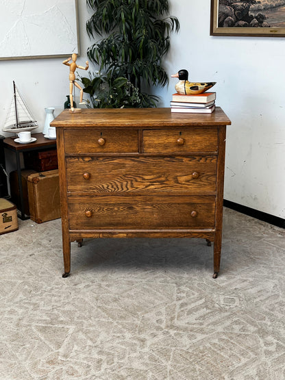 Farmhouse Style 4 Drawer Dresser