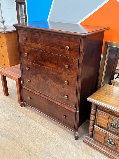 Traditional Style Wooden Dresser