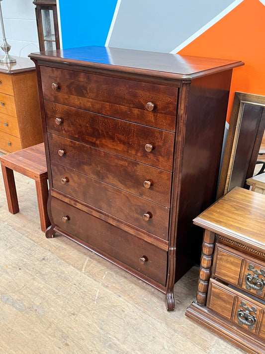 Traditional Style Wooden Dresser