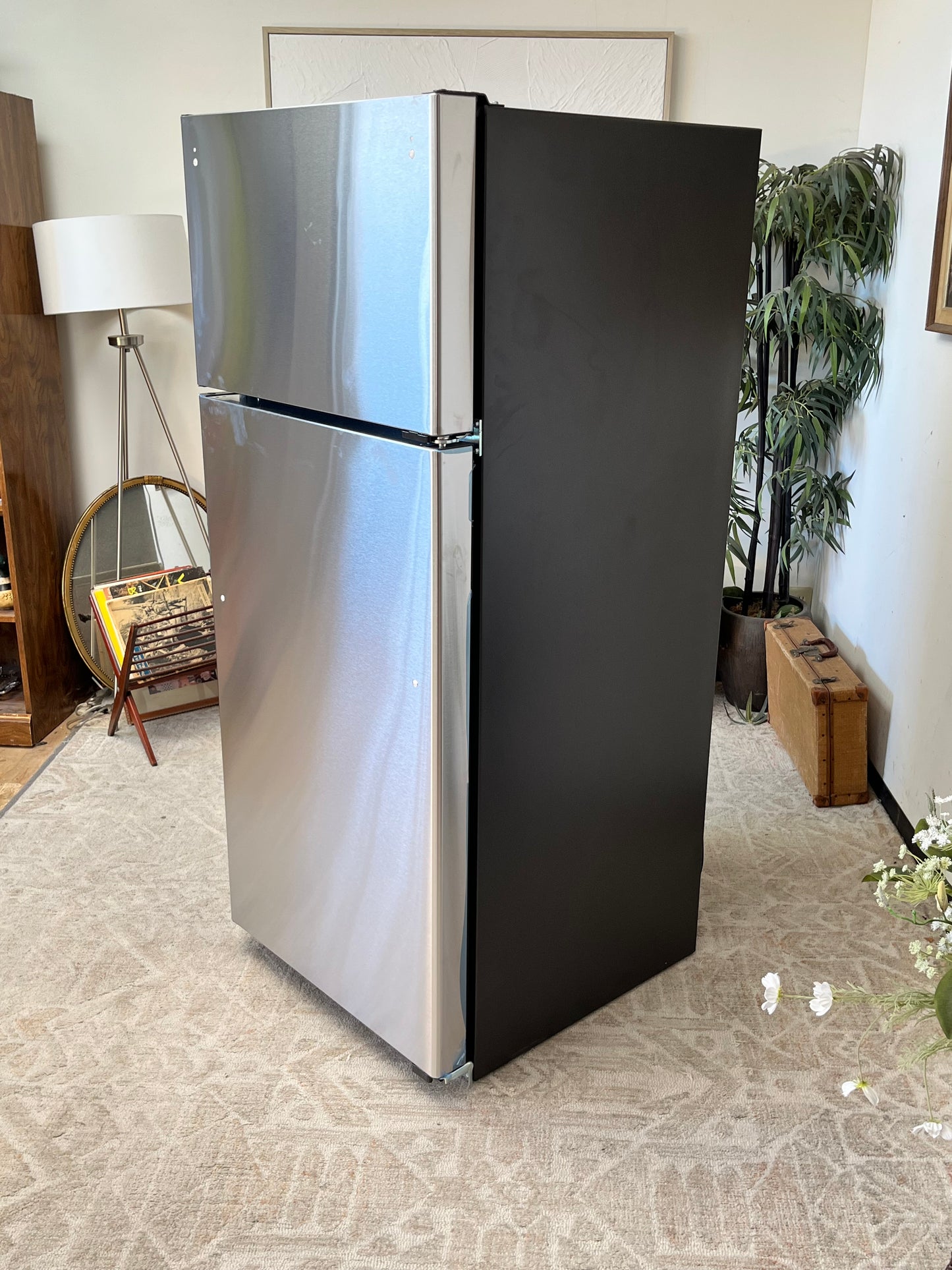 GE 17.5 cu. ft. Stainless Steel Top Freezer Refrigerator
