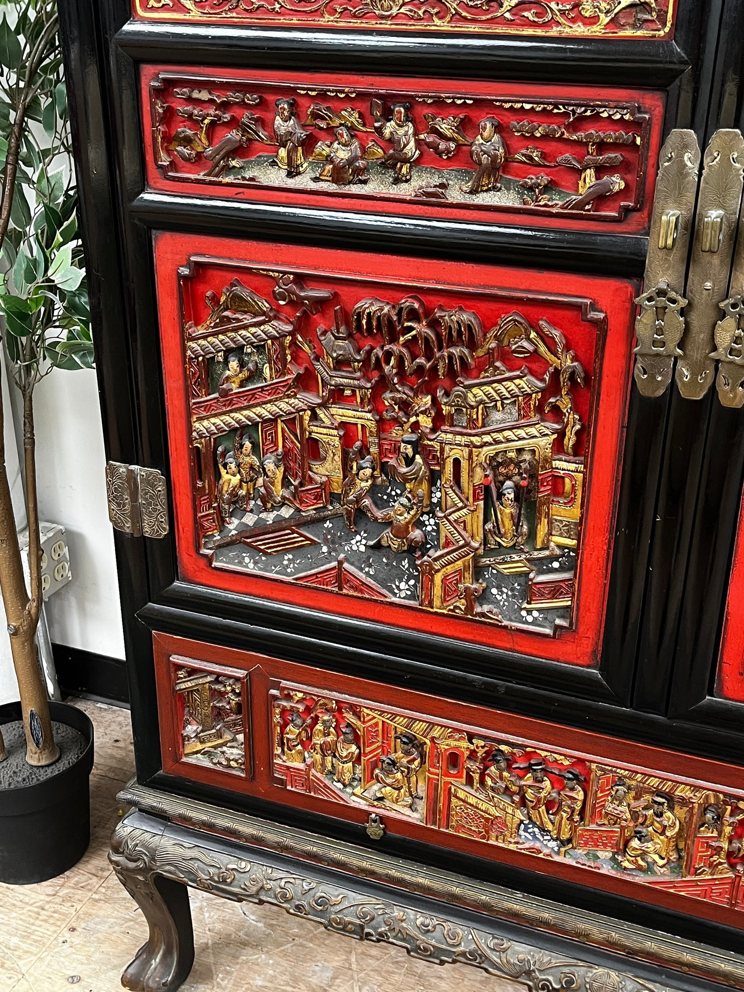 Vintage Ornate China Cabinet - Scene 2
