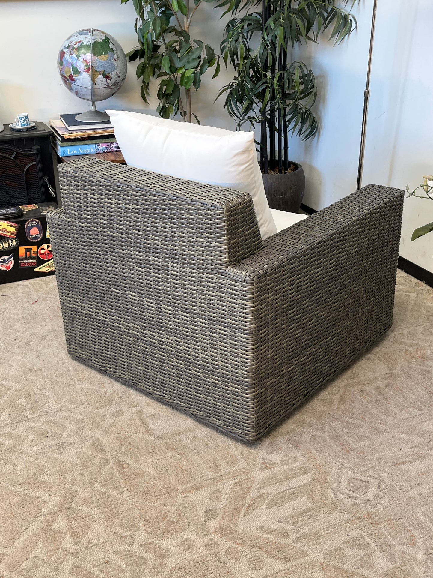 Outdoor Poly Rattan Gray Swivel Chair